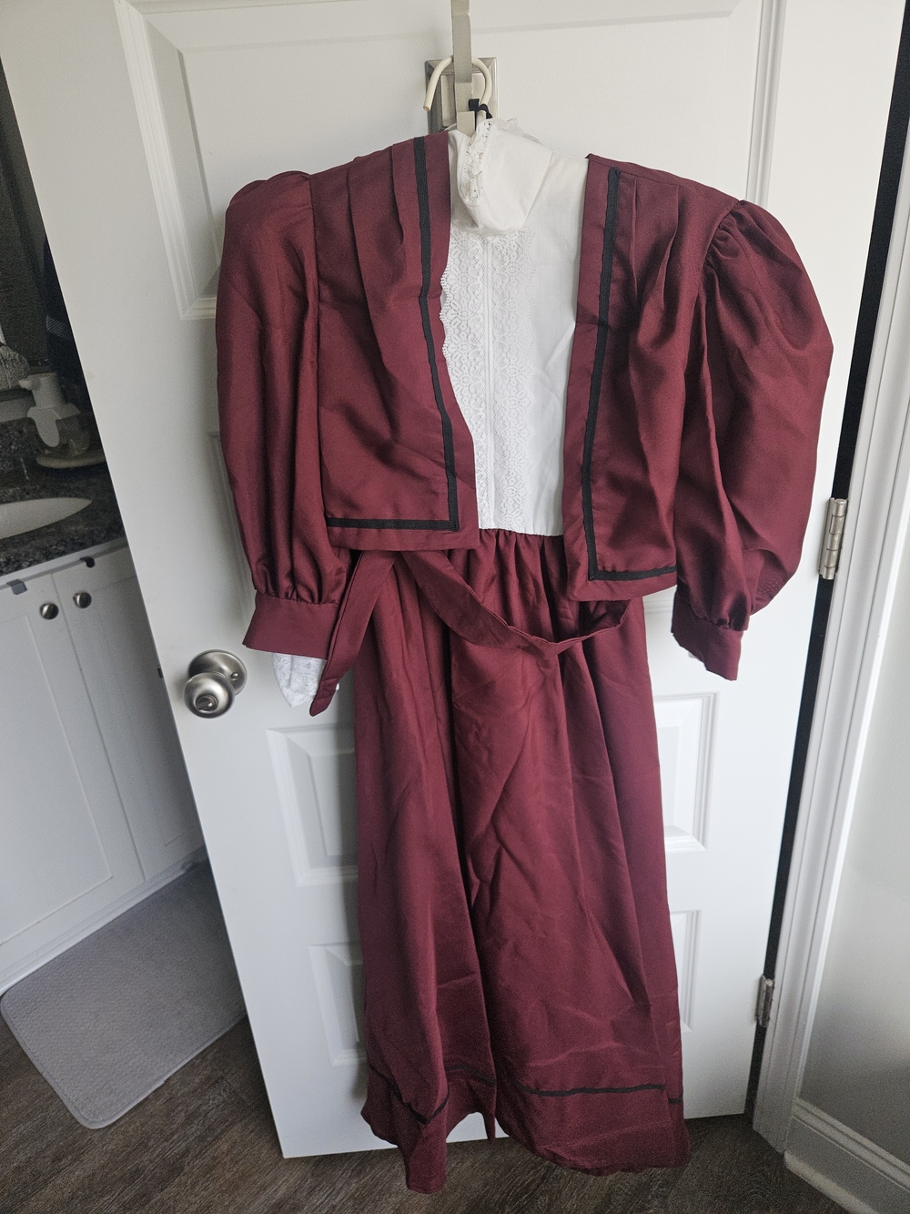 Women's Vintage-Inspired Burgundy Long Dress with Lace Bodice